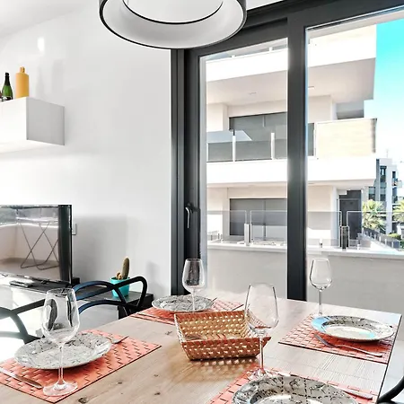 Sunrise New With Pool Appartement